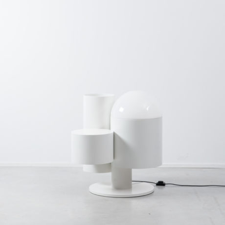 Close Encounter lamp and plant stand