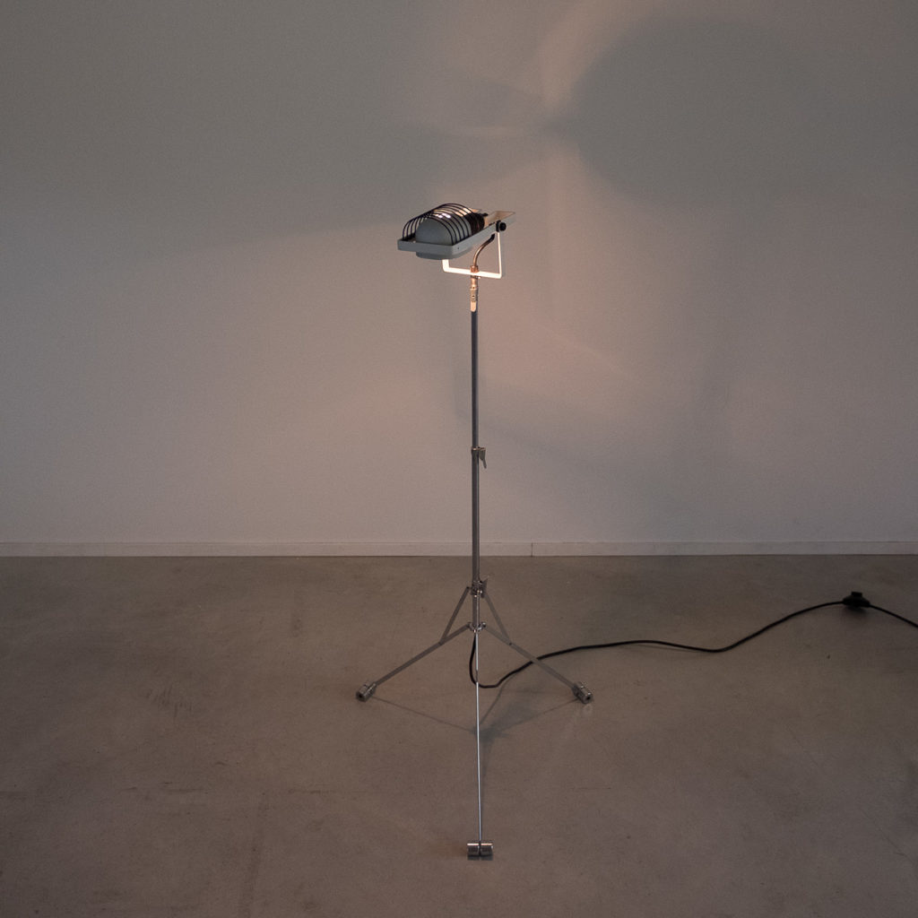 Ernesto Gismondi tripod Sintesi lamp