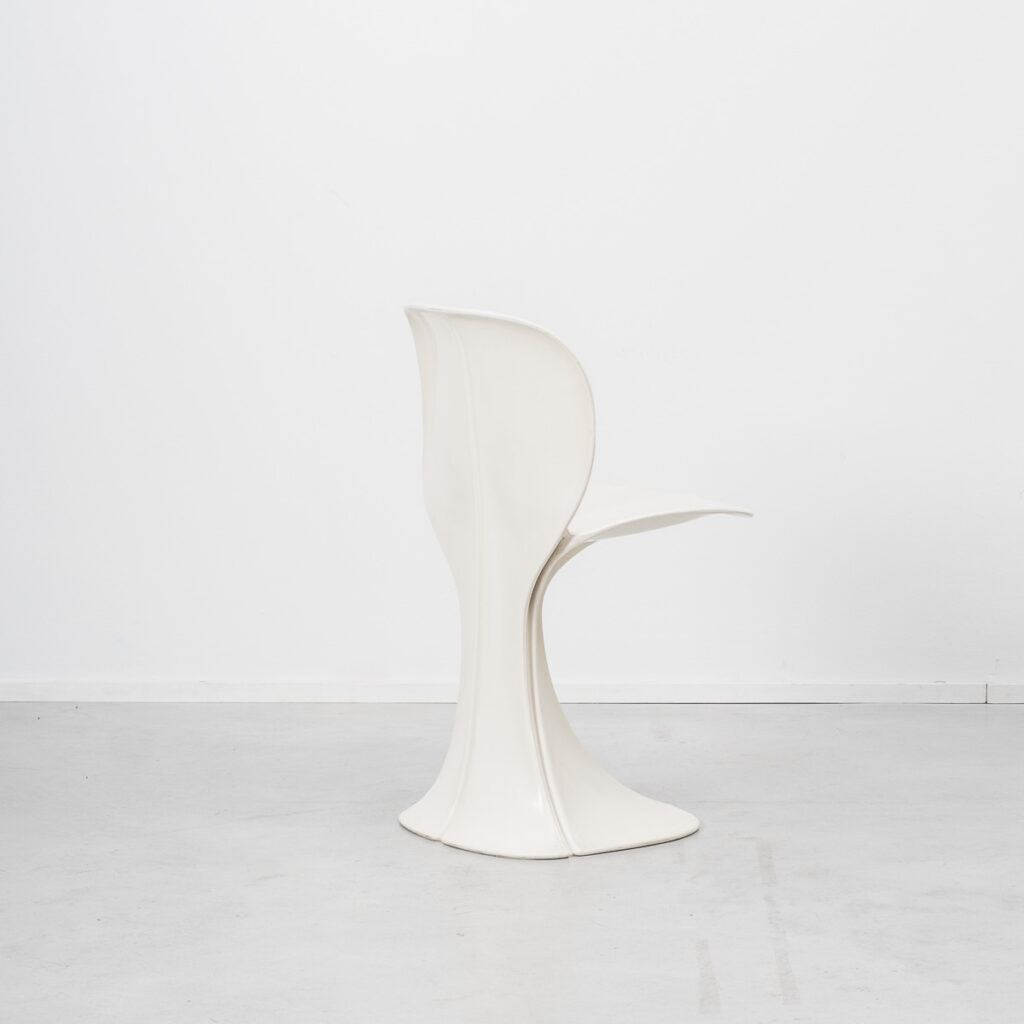Pierre Paulin 8810 Flower chair