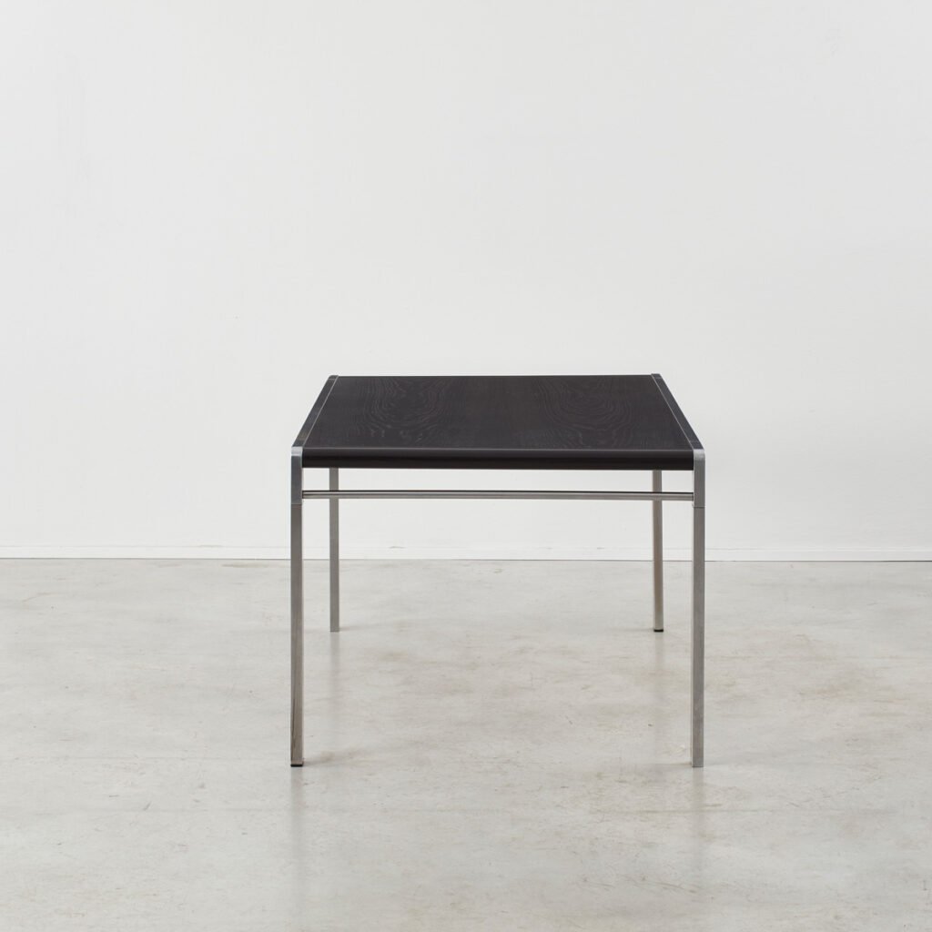 Ibens & Bataille TE21 dining table