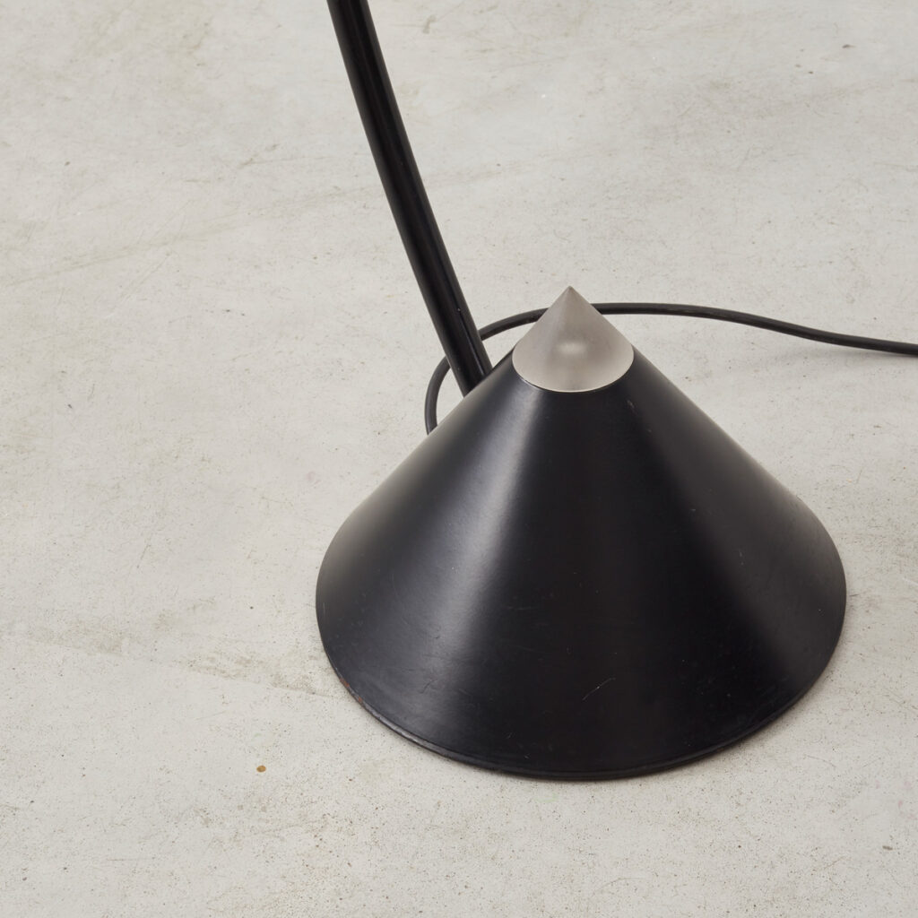 Gary Morga black Yang lamp