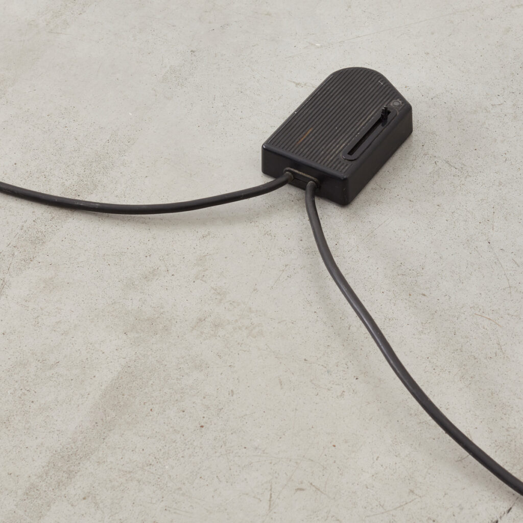 Gary Morga black Yang lamp
