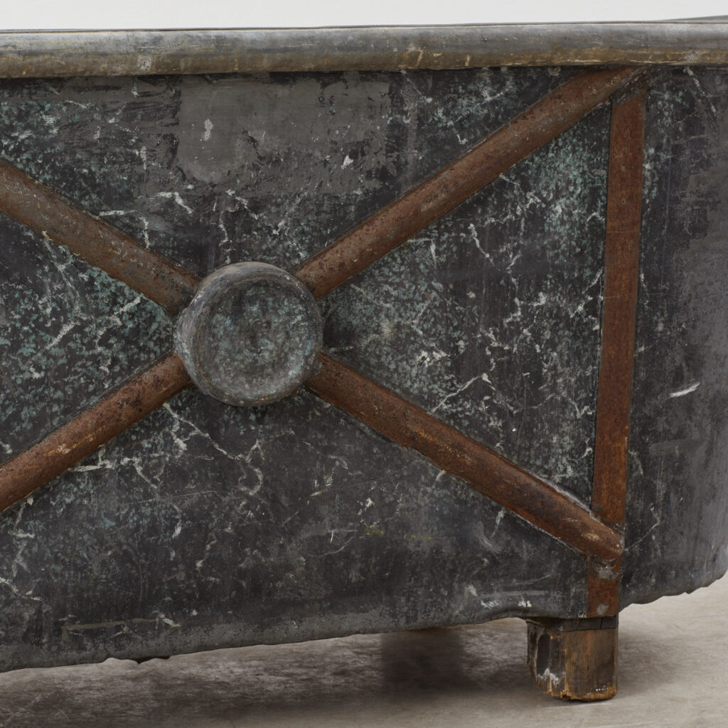 Chevalier antique zinc military bathtub