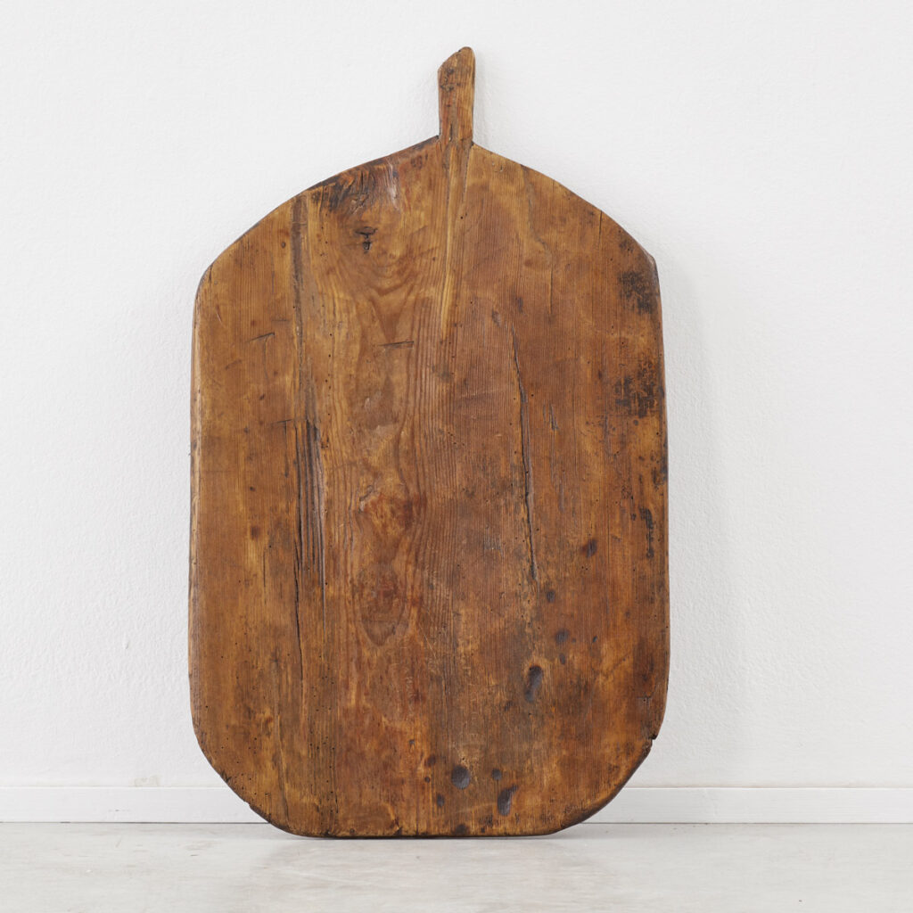 Large vintage hand-carved chopping board (1)