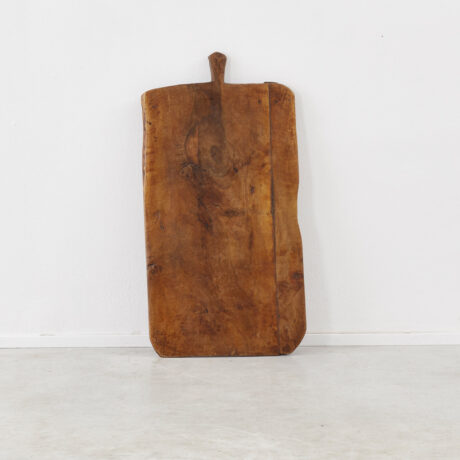 Large vintage hand-carved chopping board (2)