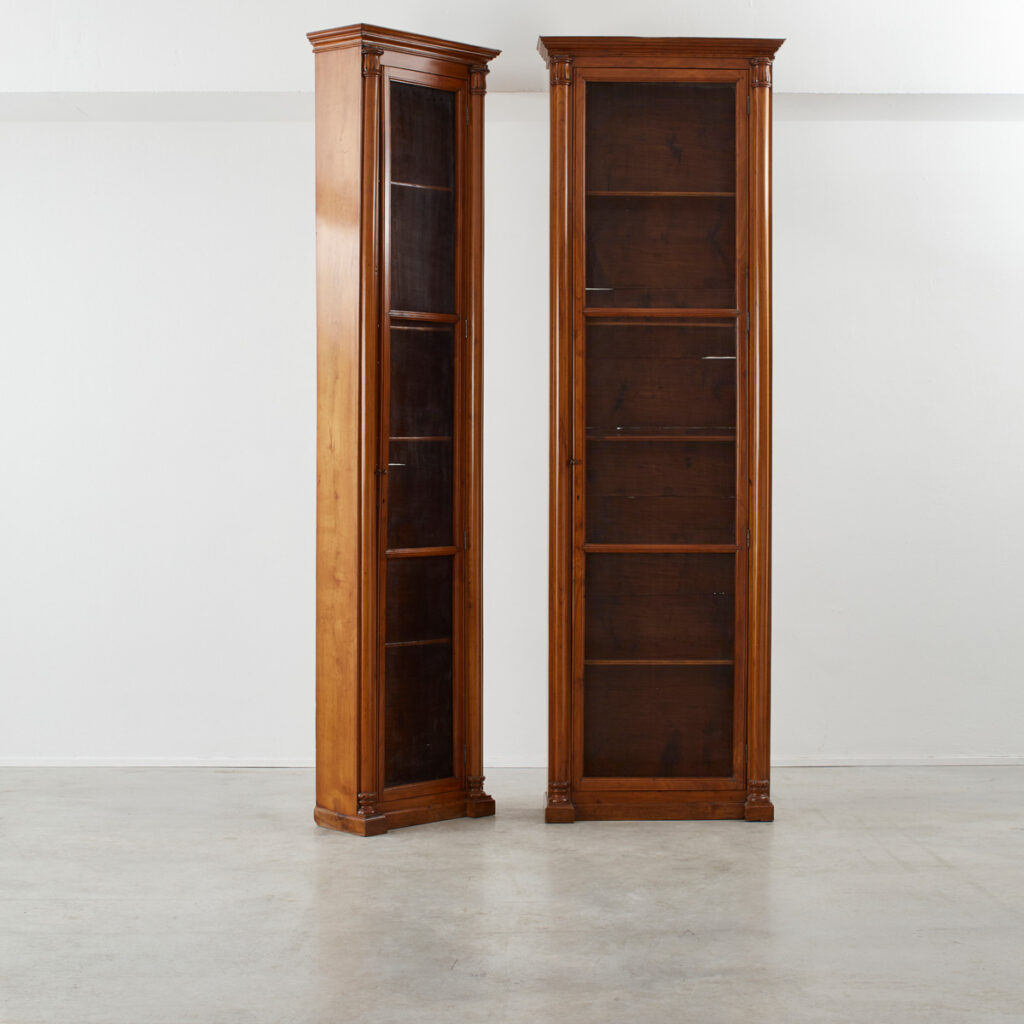 Antique wooden column bookcase (narrow)