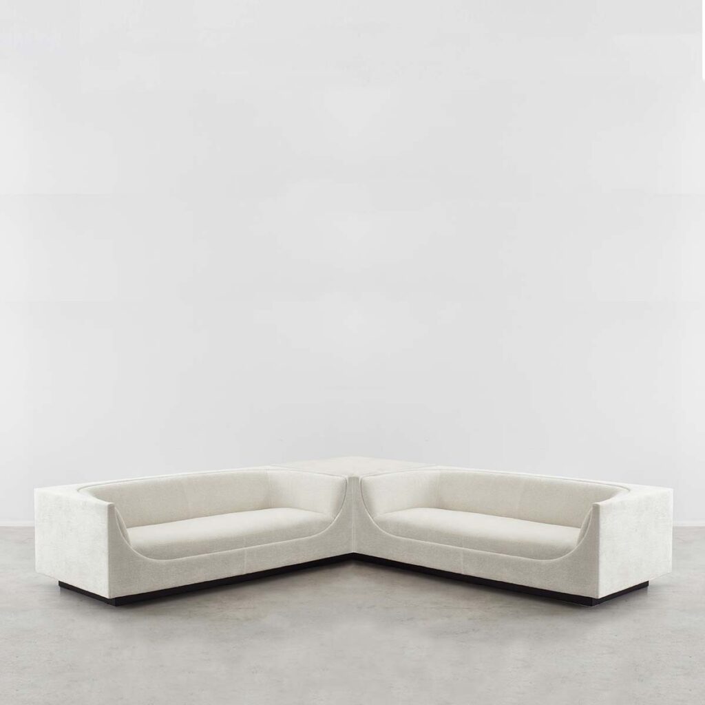 Jorge Zalszupin, Set of two ‘Cubo’ three-seater sofas and table