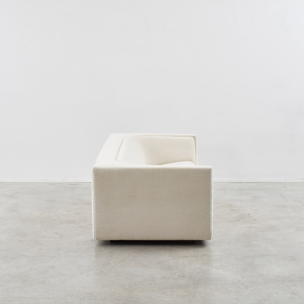 Jorge Zalszupin Cubo three-seater sofa