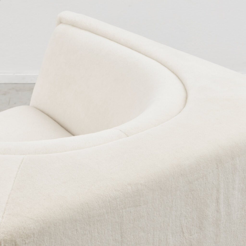 Jorge Zalszupin Cubo armchair