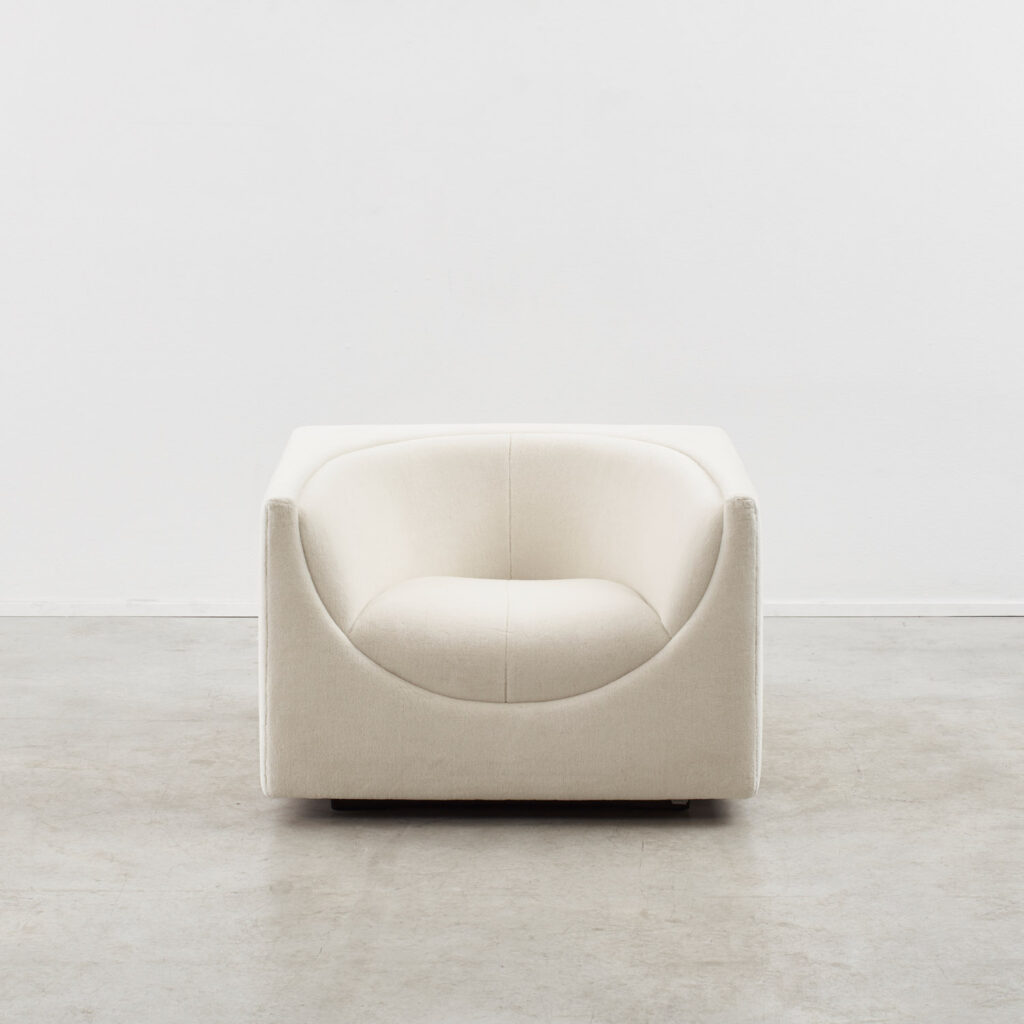 Jorge Zalszupin Cubo armchair