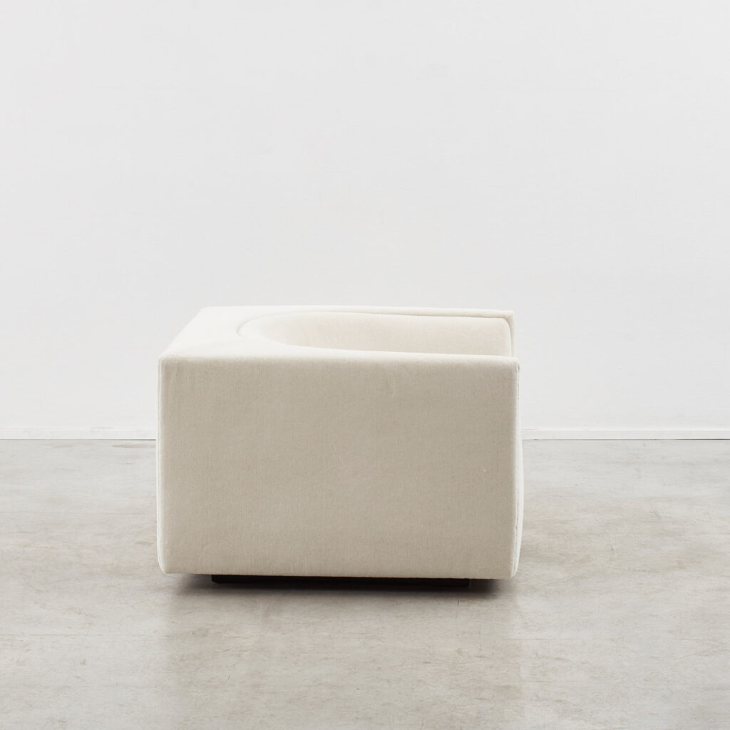 Jorge Zalszupin Cubo armchair