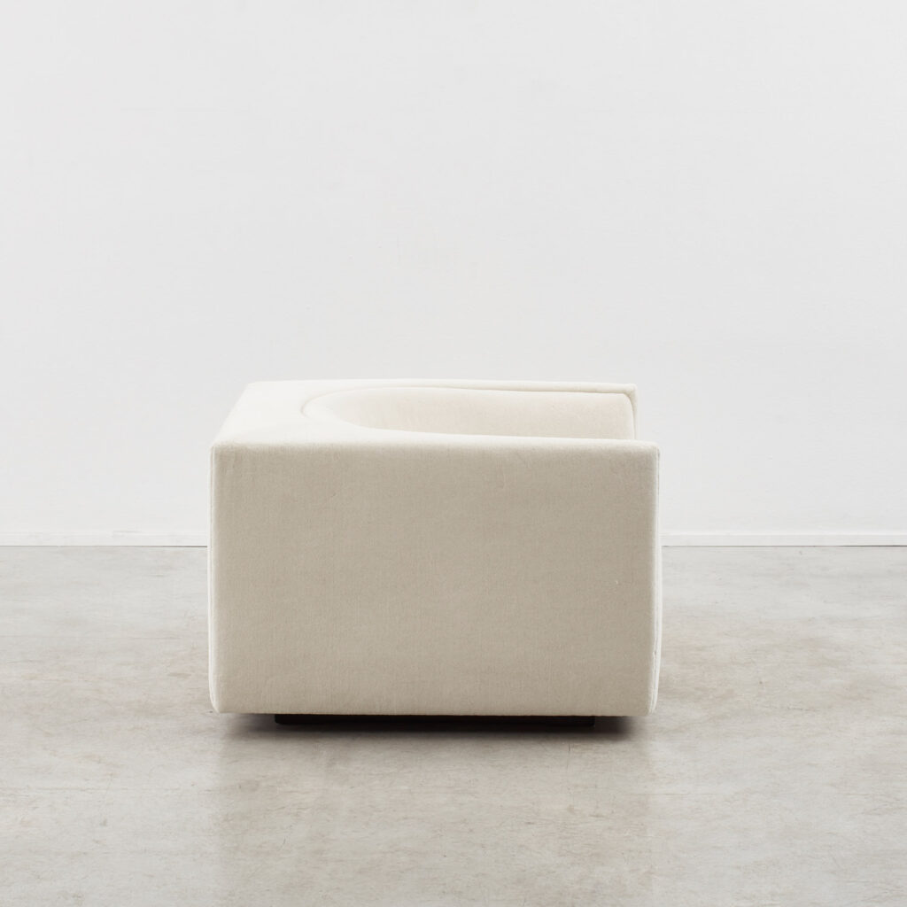 Jorge Zalszupin Cubo armchair