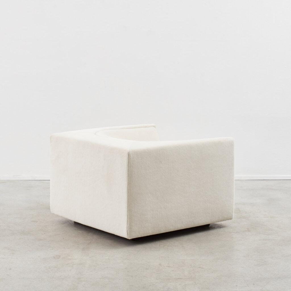 Jorge Zalszupin Cubo armchair