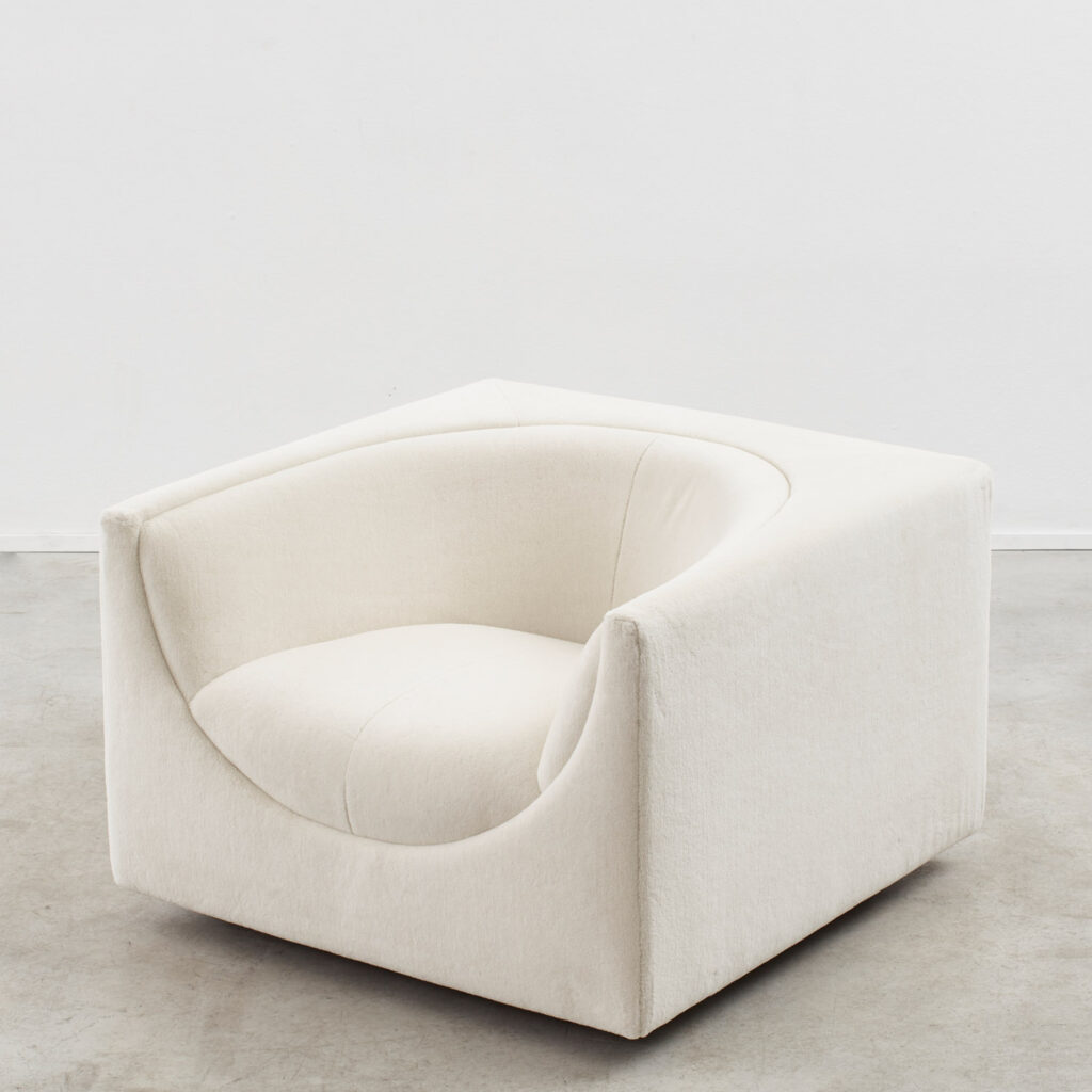Jorge Zalszupin Cubo armchair