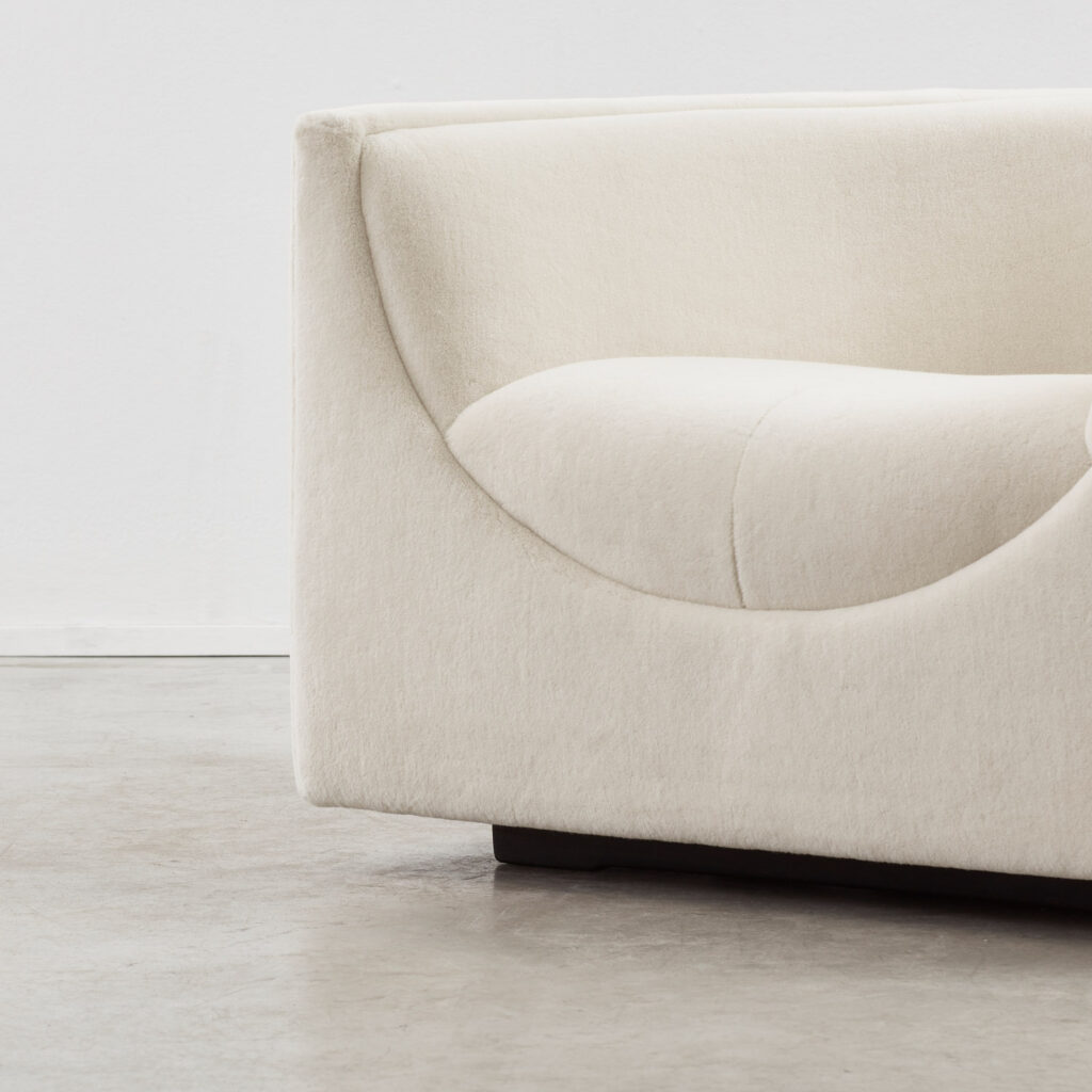 Jorge Zalszupin Cubo armchair