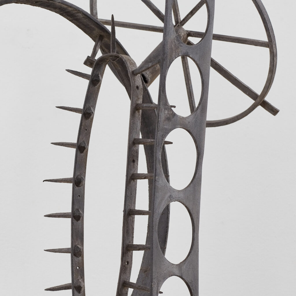 Salvino Marsura Trebbiatrice sculpture