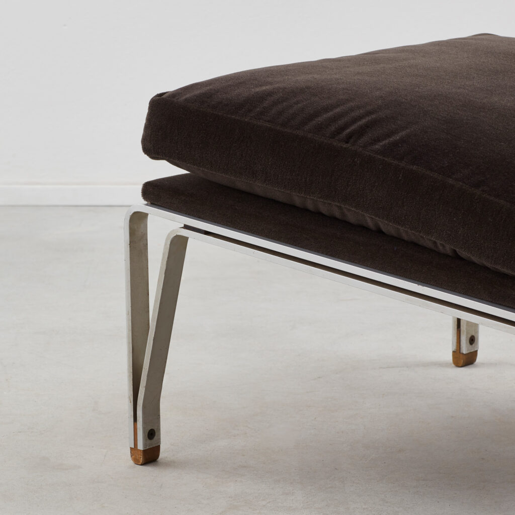 Pair of Eleonora Peduzzi Riva 867 armchairs