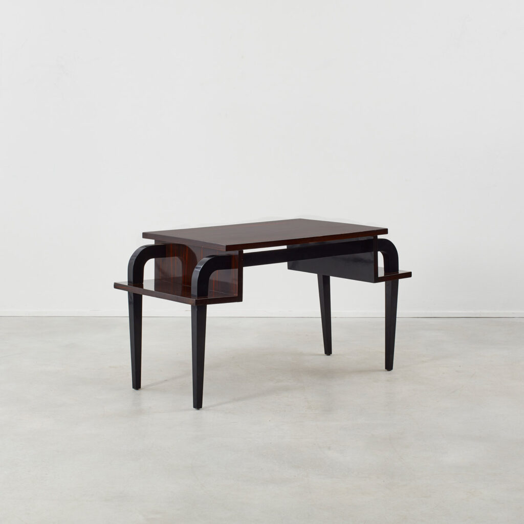 Desk in lacquered Macassar ebony veneer