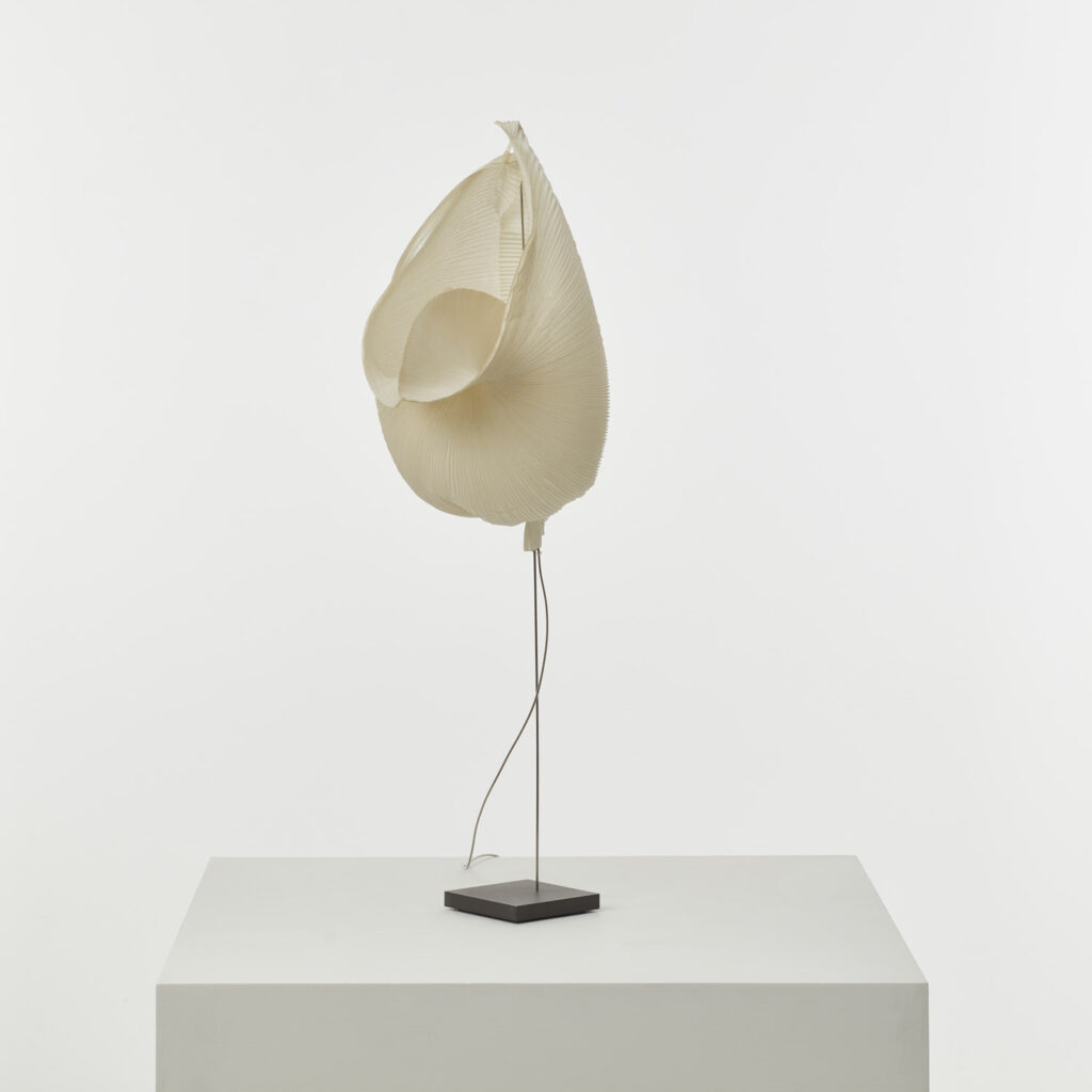 Ingo Maurer Gaku lamp