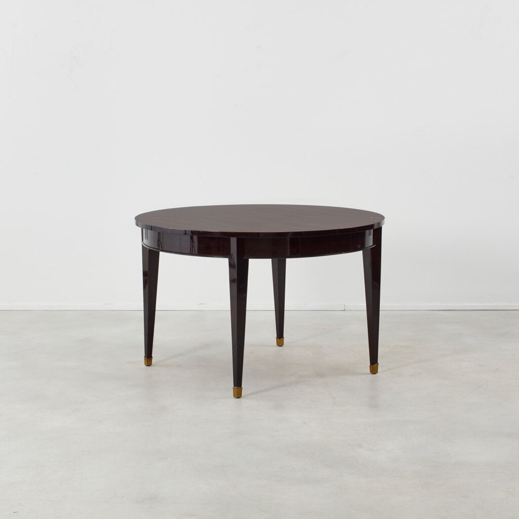 Art Deco round table in Macassar ebony veneer