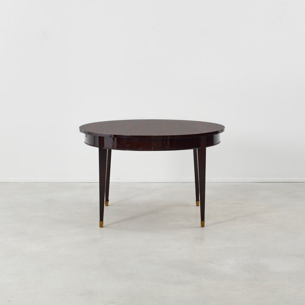 Art Deco round table in Macassar ebony veneer