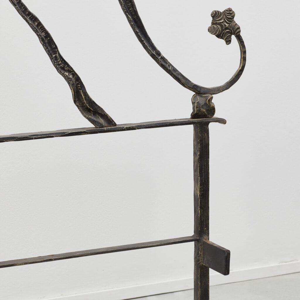 Salvino Marsura Nastri bed headboard