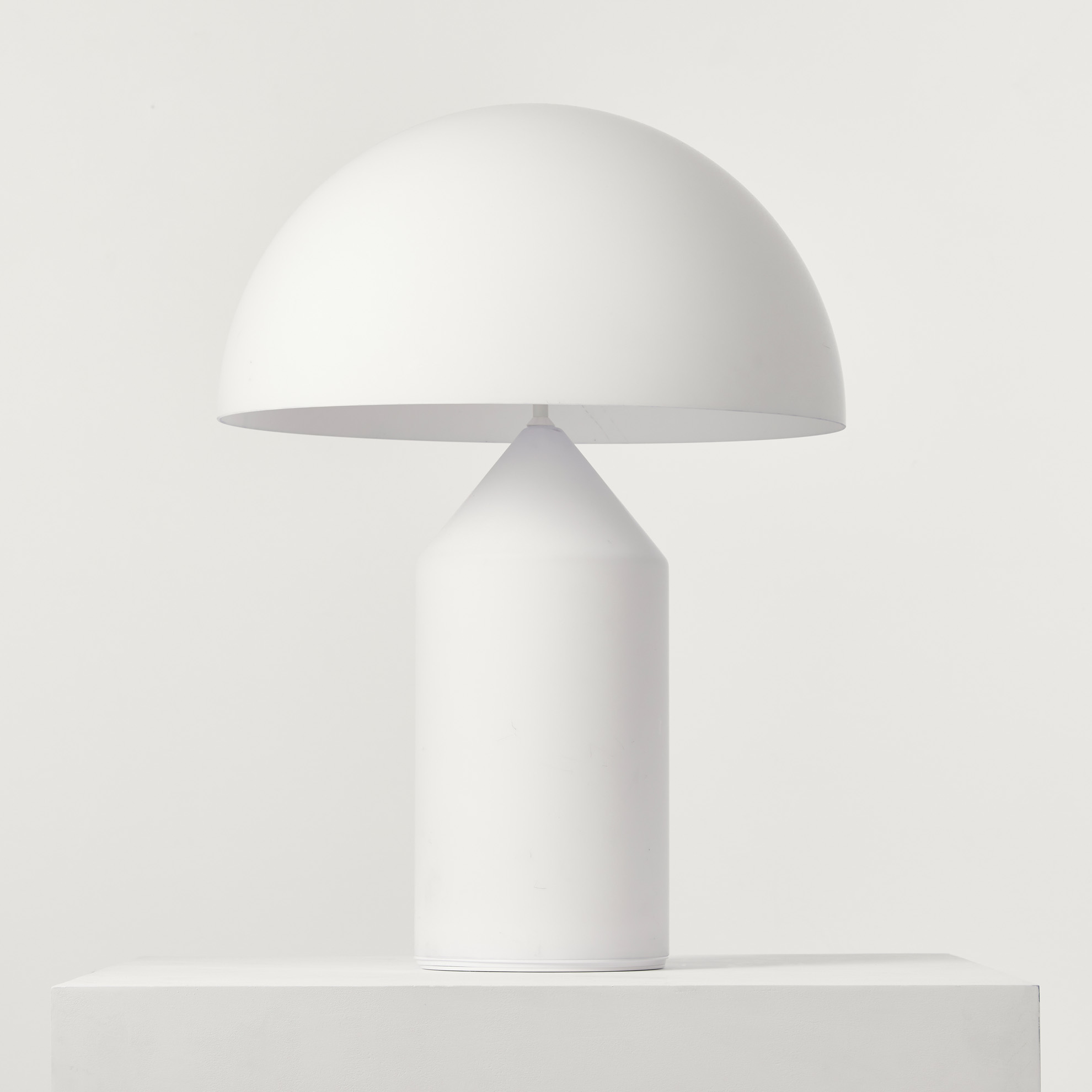 Vico Magistretti Atollo table light