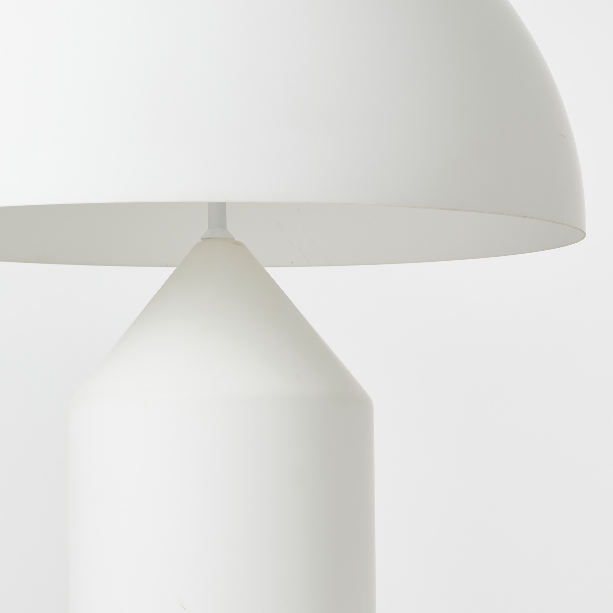 Vico Magistretti Atollo table light